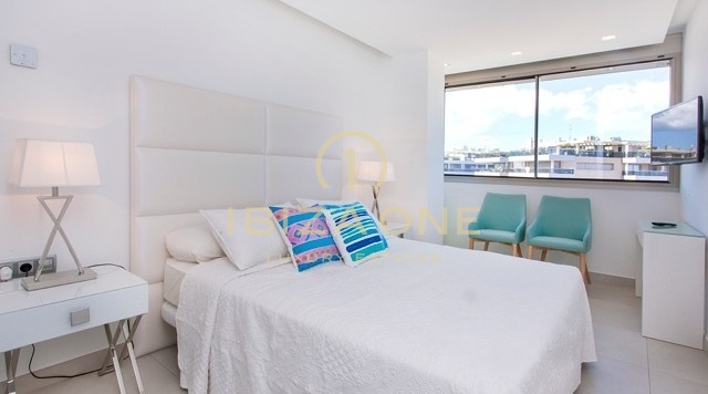 Spectaculaire appartement design de luxe à Marina Botafoch avec vue sur la ville d'Ibiza, la mer et Formentera à vendre, Ibiza - Spectaculaire appartement design de luxe à Marina Botafoch avec vue sur la ville d'Ibiza, la mer et Formentera à louer, Ibiza