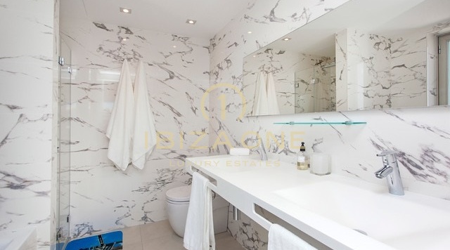 Espectacular apartamento de diseño de lujo en Marina Botafoch con vistas a la ciudad de Ibiza, al mar y a Formentera en venta, Ibiza - Espectacular apartamento de diseño de lujo en Marina Botafoch con vistas a la ciudad de Ibiza, al mar y a Formentera en alquiler, Ibiza