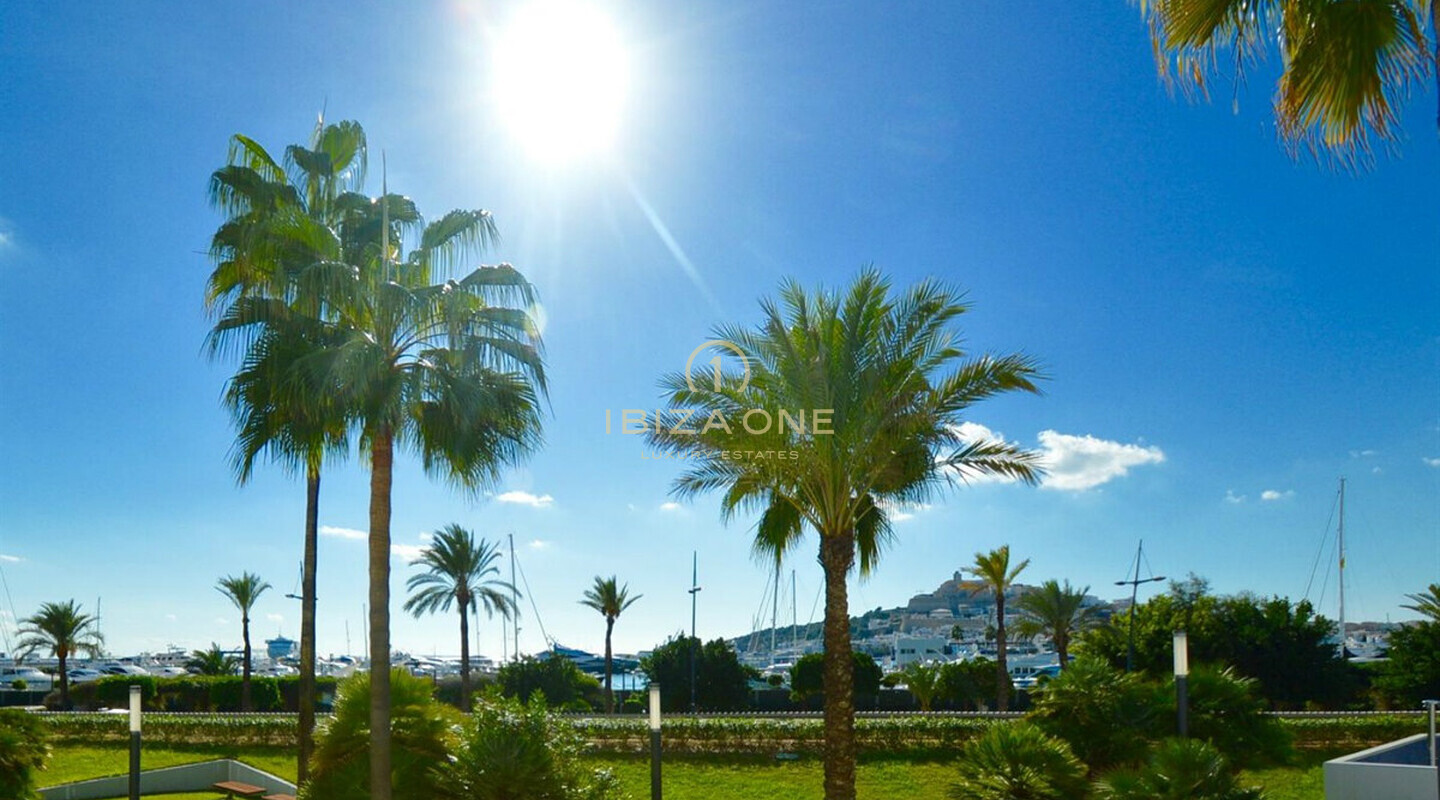 شقة رائعة وفاخرة بتصميمها في مارينا بوتافوش مع إطلالات على مدينة إيبيزا والبحر وفورمينتيرا للبيع في إيبيزا - شقة رائعة وفاخرة بتصميمها في مارينا بوتافوش مع إطلالات على مدينة إيبيزا والبحر وفورمينتيرا للإيجار في إيبيزا