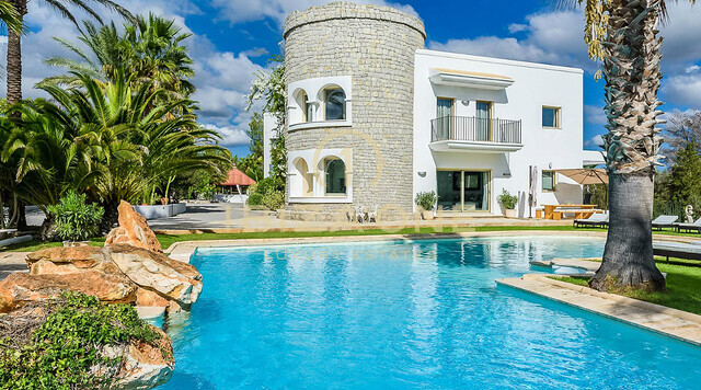 Indrukwekkend luxe onroerend goed dichtbij Ibiza te koop en deze luxe villa is ook te huur, Ibiza - Indrukwekkend luxe onroerend goed dichtbij Ibiza te koop en deze luxe villa is ook te koop, Ibiza