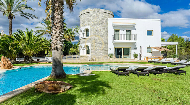 Impressive luxury property close to Ibiza for sale and this luxury villa is also for rent, Ibiza - Impressive luxury property close to Ibiza for sale and this luxury villa is also for sale, Ibiza