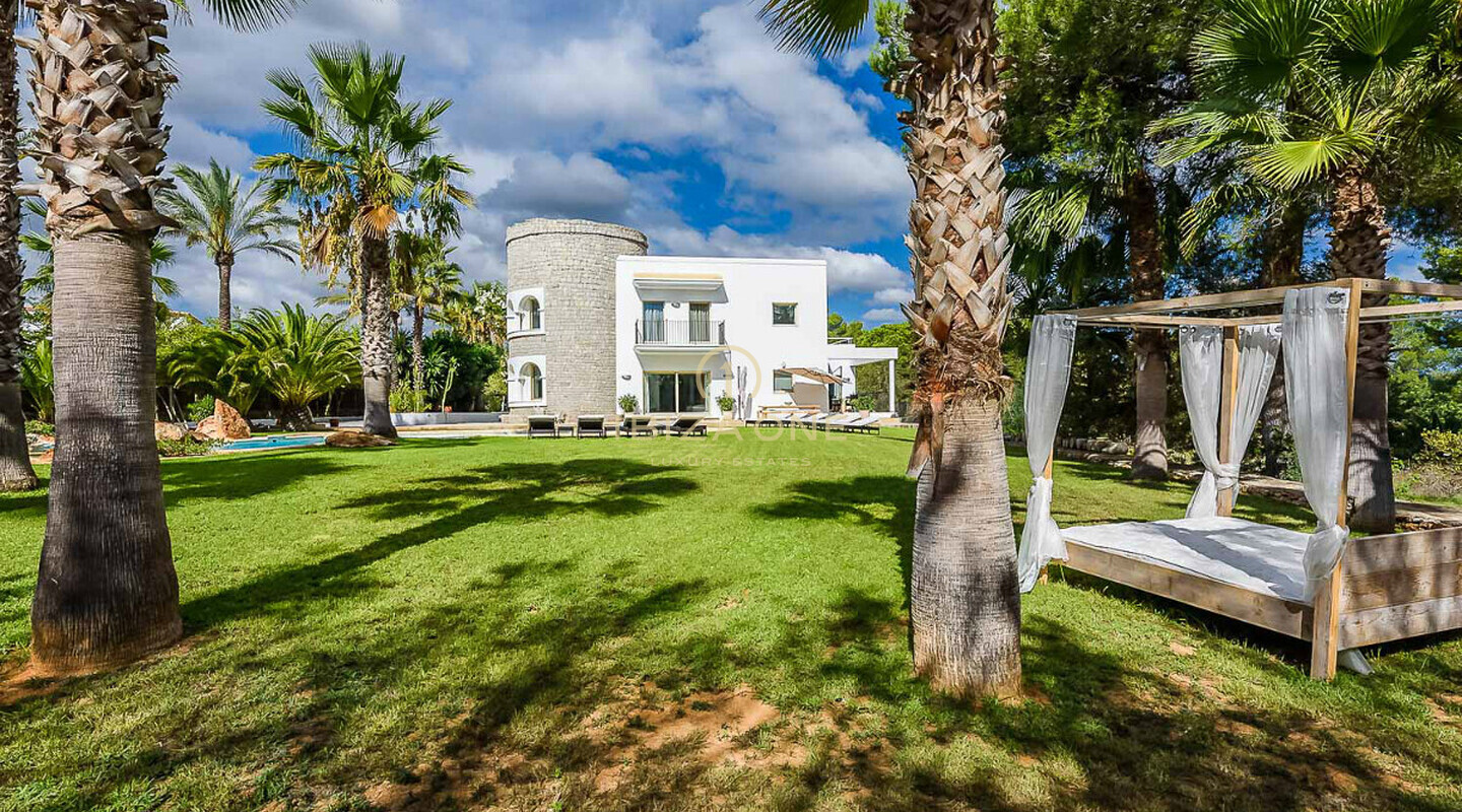 Indrukwekkend luxe onroerend goed dichtbij Ibiza te koop en deze luxe villa is ook te huur, Ibiza - Indrukwekkend luxe onroerend goed dichtbij Ibiza te koop en deze luxe villa is ook te koop, Ibiza
