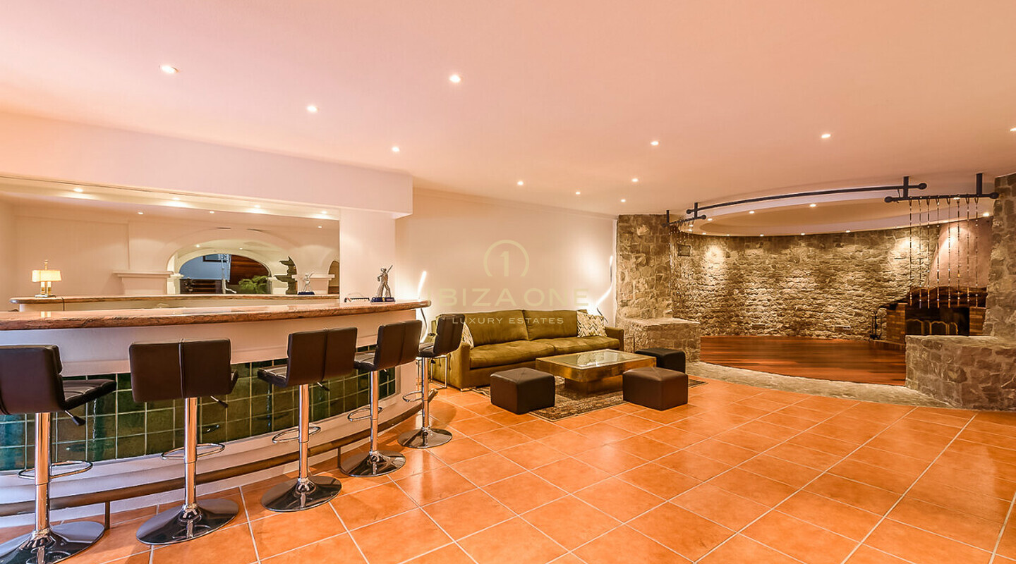 Imponente proprietà di lusso in vendita vicino a Ibiza e questa lussuosa villa è anche in affitto, Ibiza - Imponente proprietà di lusso in vendita vicino a Ibiza e questa lussuosa villa è anche in vendita, Ibiza
