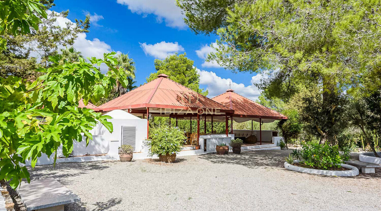 Beeindruckendes Luxusanwesen in der Nähe von Ibiza zu verkaufen und diese Luxusvilla steht auch zur Miete, Ibiza - Beeindruckendes Luxusanwesen in der Nähe von Ibiza zu verkaufen und diese Luxusvilla steht auch zum Verkauf, Ibiza