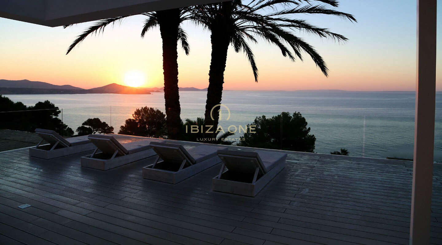 Villa in zweiter Meereslinie auf Ibiza in Es Cubells zu verkaufen, Ibiza - Villa in zweiter Meereslinie auf Ibiza in Es Cubells zu vermieten, Ibiza