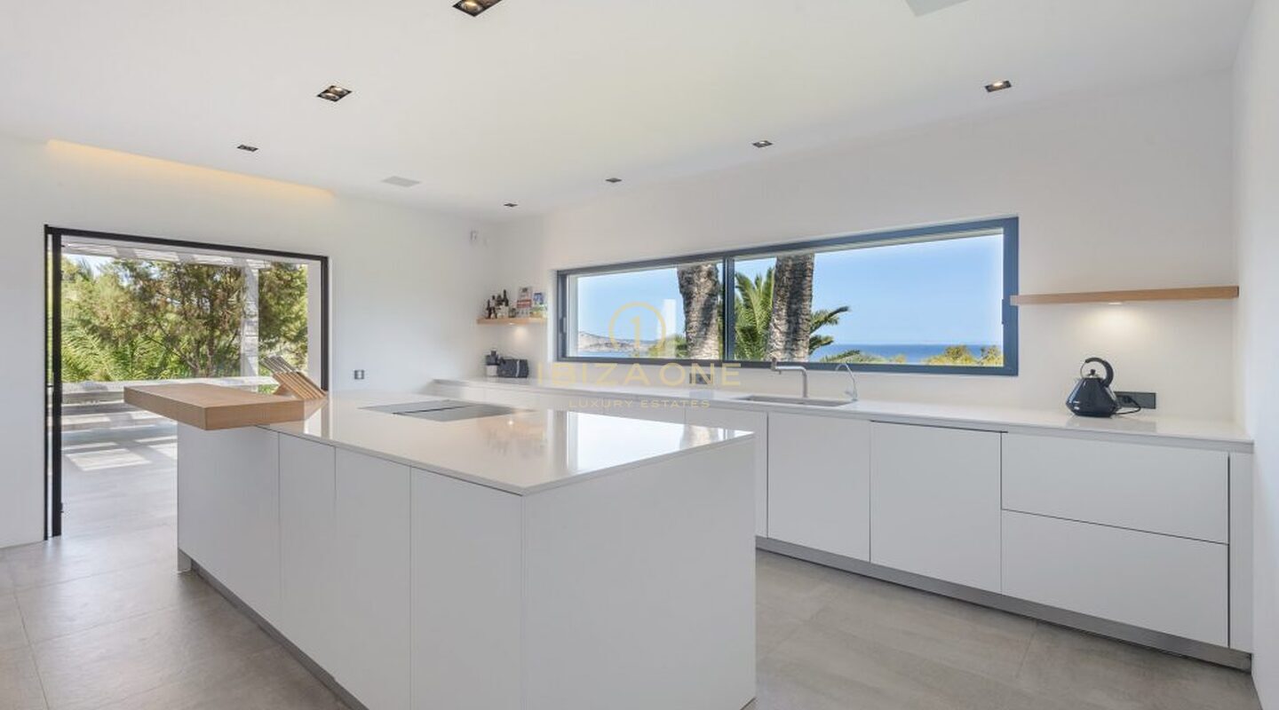 Villa in zweiter Meereslinie auf Ibiza in Es Cubells zu verkaufen, Ibiza - Villa in zweiter Meereslinie auf Ibiza in Es Cubells zu vermieten, Ibiza