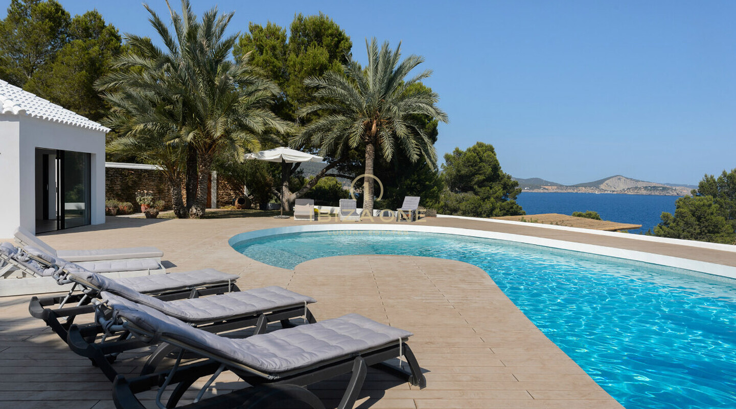 Villa in zweiter Meereslinie auf Ibiza in Es Cubells zu verkaufen, Ibiza - Villa in zweiter Meereslinie auf Ibiza in Es Cubells zu vermieten, Ibiza