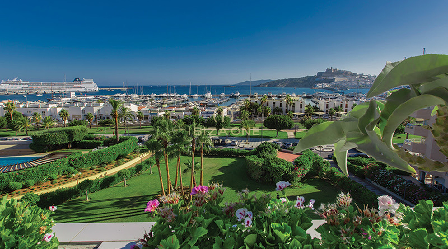 3 luxury bedroom apartments in Ibiza on the Paseo Maritimo with very good views of Ibiza Town and the sea for sale, Ibiza - 3 luxury bedroom apartments in Ibiza on the Paseo Maritimo with very good views of Ibiza Town and the sea for rent, Ibiza