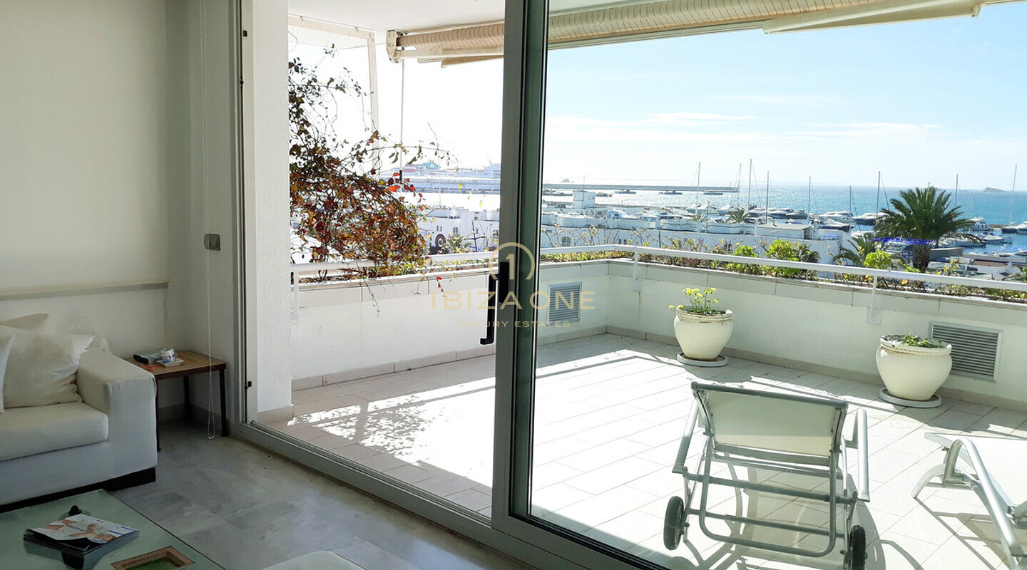 3 luxury bedroom apartments in Ibiza on the Paseo Maritimo with very good views of Ibiza Town and the sea for sale, Ibiza - 3 luxury bedroom apartments in Ibiza on the Paseo Maritimo with very good views of Ibiza Town and the sea for rent, Ibiza