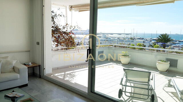 3 luxury bedroom apartments in Ibiza on the Paseo Maritimo with very good views of Ibiza Town and the sea for sale, Ibiza - 3 luxury bedroom apartments in Ibiza on the Paseo Maritimo with very good views of Ibiza Town and the sea for rent, Ibiza