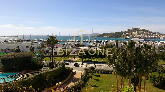 3 Schlafzimmer Apartment in Ibiza am Paseo Maritimo mit sehr gutem Blick auf Ibiza Stadt und das Meer zum Verkauf
