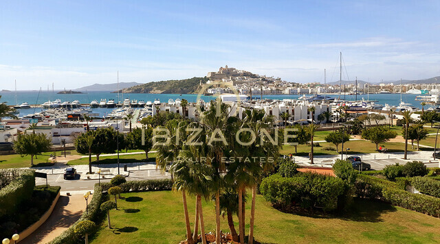 3 Schlafzimmer Apartment in Ibiza am Paseo Maritimo mit sehr gutem Blick auf Ibiza Stadt und das Meer zum Verkauf