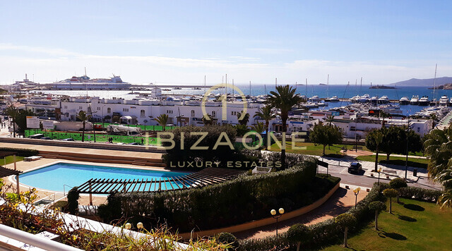 3 Schlafzimmer Apartment in Ibiza am Paseo Maritimo mit sehr gutem Blick auf Ibiza Stadt und das Meer zum Verkauf