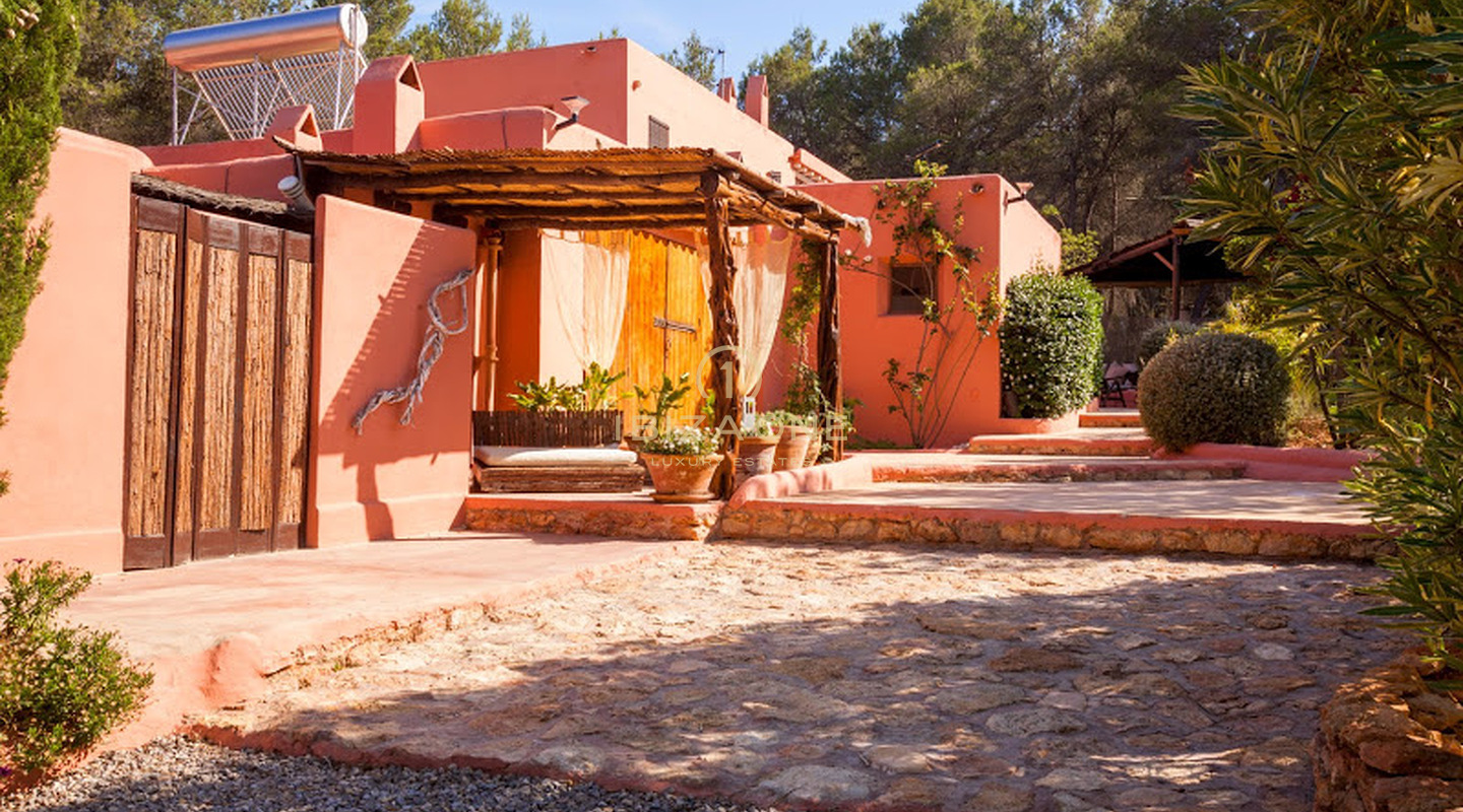Family-friendly luxury finca near Santa Gertrudis for sale, Ibiza - Family-friendly luxury finca near Santa Gertrudis for rent, Ibiza