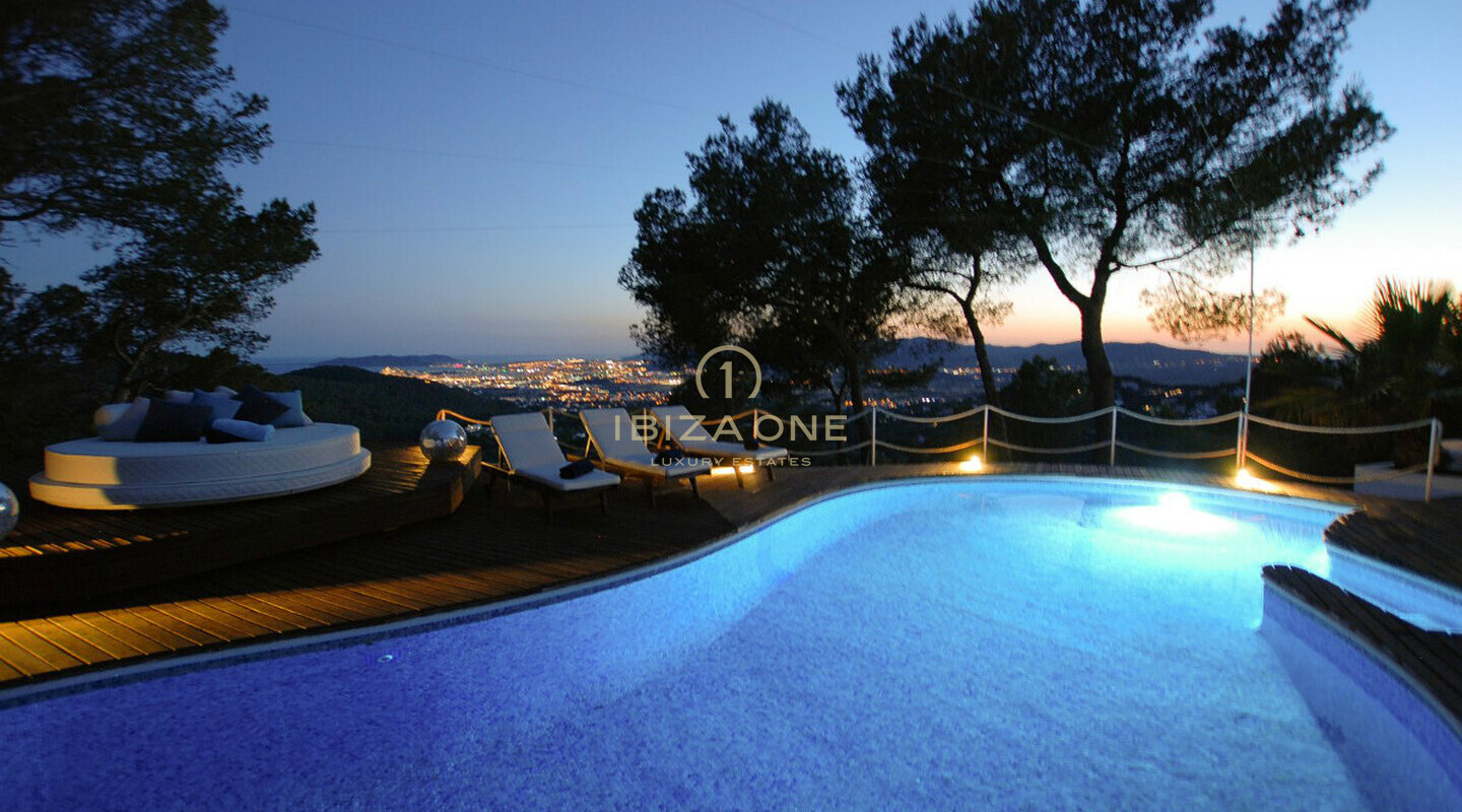 Villa de luxe à Ibiza à Can Furnet avec vue imprenable sur la mer, Ibiza Town et Formentera à vendre, Ibiza - Villa de luxe à Ibiza à Can Furnet avec vue imprenable sur la mer, Ibiza Town et Formentera à louer, Ibiza