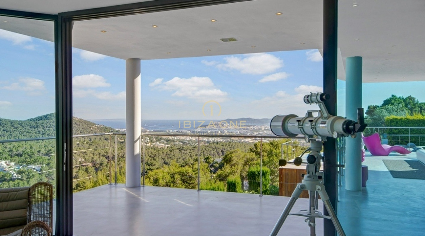 Moderne Luxusvilla auf Ibiza mit Meerblick in Can Furnet zu verkaufen, Ibiza