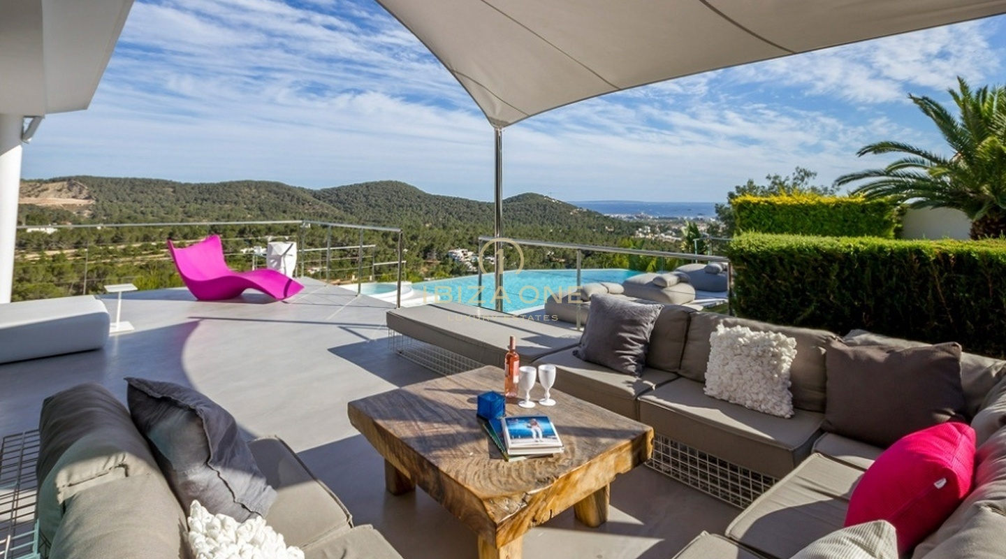 Moderne Luxusvilla auf Ibiza mit Meerblick in Can Furnet zu verkaufen, Ibiza