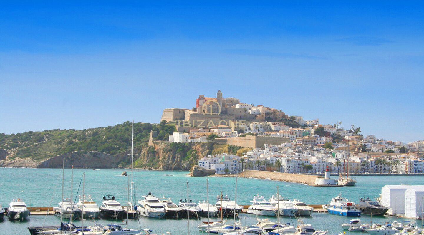 Luxe appartement/penthouse op Ibiza met uitzicht op Ibiza, de zee en de havens richting Formentera te koop, Ibiza - Luxe appartement/penthouse op Ibiza met uitzicht op Ibiza, de zee en de havens richting Formentera te huur, Ibiza