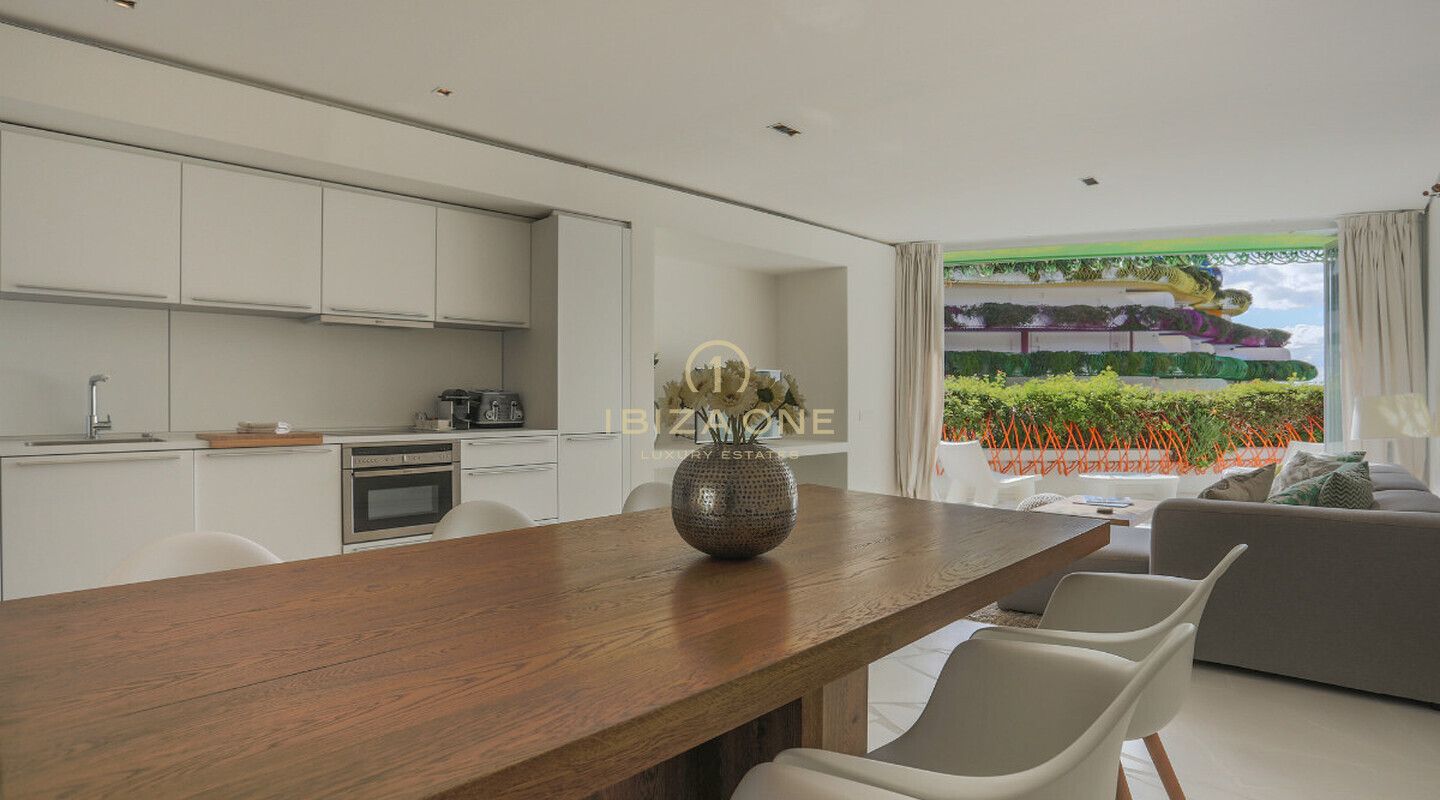 Modernes Luxusapartment auf Ibiza am Paseo Maritimo in Las Boas zu verkaufen