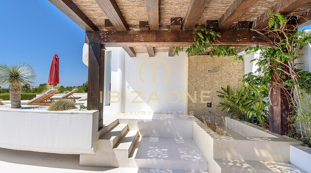 Villa di lusso con vista mare eccezionale a Ibiza vicino a Cala Tarida in vendita - questa villa di lusso è anche in affitto, Ibiza