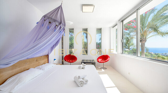 Villa di lusso con vista mare eccezionale a Ibiza vicino a Cala Tarida in vendita - questa villa di lusso è anche in affitto, Ibiza