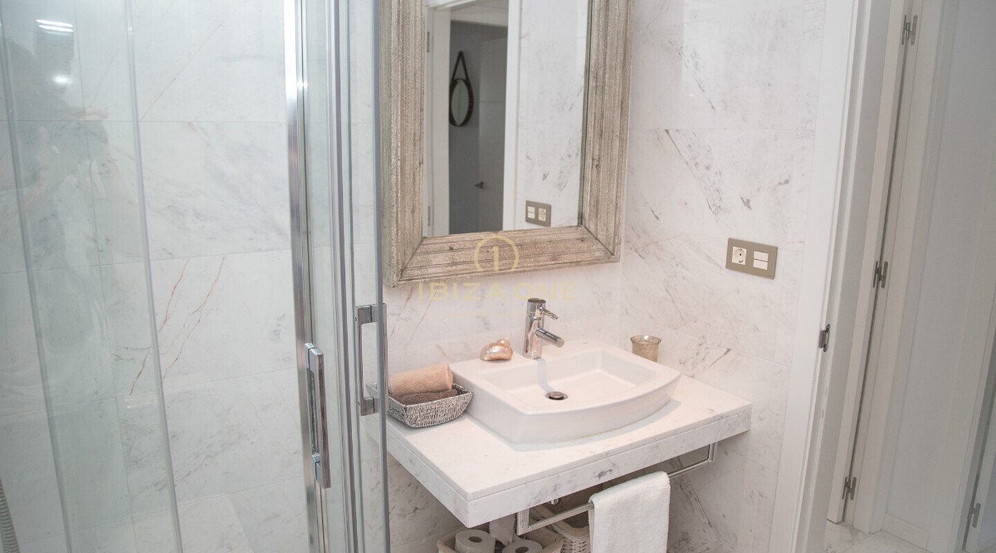 Royal Beach: Attico in prima linea sul mare a Ibiza con jacuzzi a Playa d'en Bossa in affitto, Ibiza - Royal Beach: Attico in prima linea sul mare a Ibiza con jacuzzi a Playa d'en Bossa in vendita, Ibiza