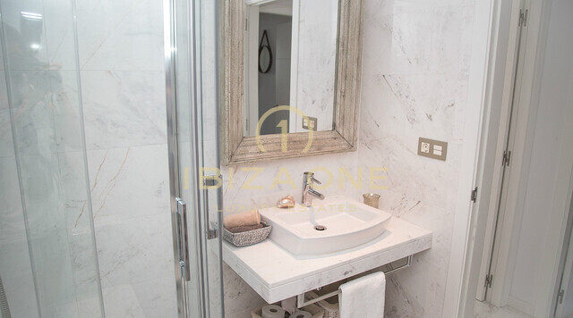 Royal Beach: First sea line penthouse in Ibiza with jacuzzi at Playa d'en Bossa for rent, Ibiza - Royal Beach: First sea line penthouse in Ibiza with jacuzzi at Playa d'en Bossa for sale, Ibiza