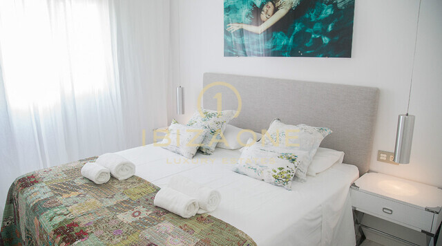 Royal Beach: Penthouse in erster Meereslinie auf Ibiza mit Whirlpool an der Playa d'en Bossa zu vermieten, Ibiza - Royal Beach: Penthouse in erster Meereslinie auf Ibiza mit Whirlpool an der Playa d'en Bossa zu verkaufen, Ibiza