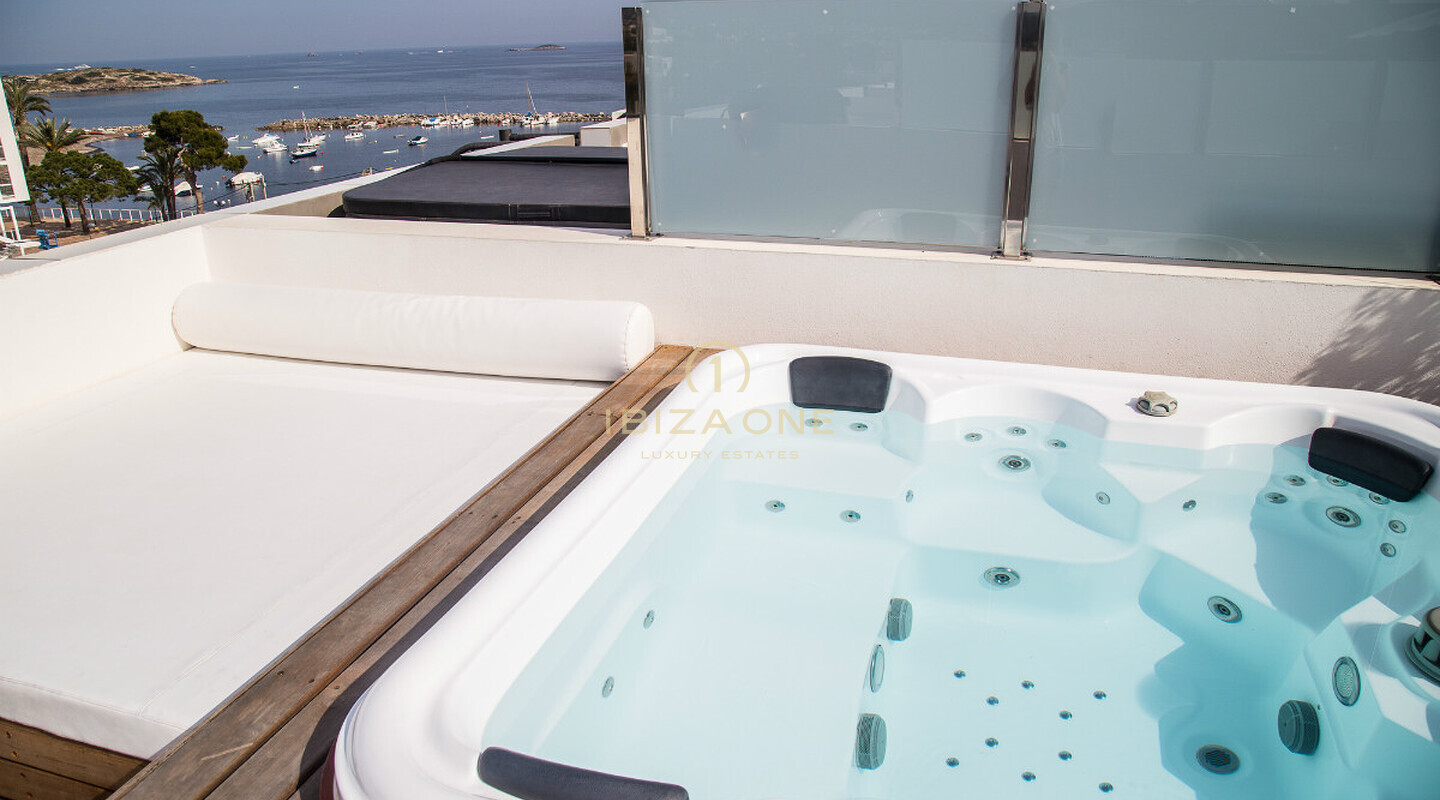 Royal Beach: Attico in prima linea sul mare a Ibiza con jacuzzi a Playa d'en Bossa in affitto, Ibiza - Royal Beach: Attico in prima linea sul mare a Ibiza con jacuzzi a Playa d'en Bossa in vendita, Ibiza