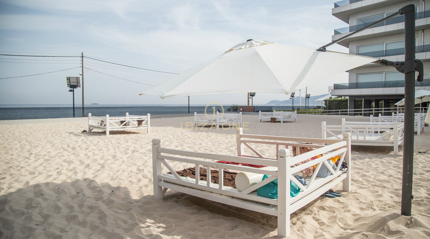 Royal Beach: Penthouse in erster Meereslinie auf Ibiza mit Whirlpool an der Playa d'en Bossa zu vermieten, Ibiza - Royal Beach: Penthouse in erster Meereslinie auf Ibiza mit Whirlpool an der Playa d'en Bossa zu verkaufen, Ibiza