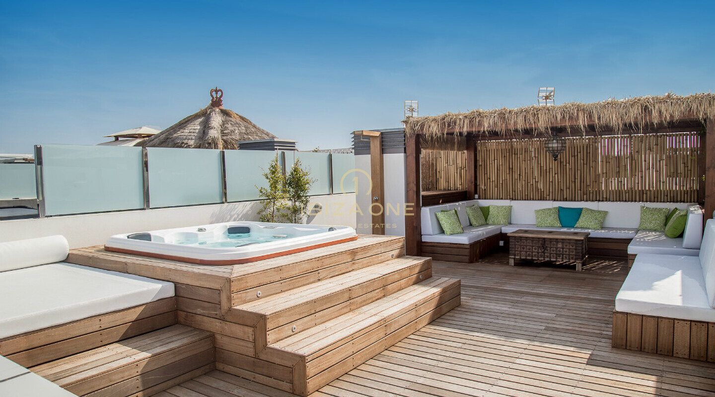 Royal Beach: First sea line penthouse in Ibiza with jacuzzi at Playa d'en Bossa for rent, Ibiza - Royal Beach: First sea line penthouse in Ibiza with jacuzzi at Playa d'en Bossa for sale, Ibiza