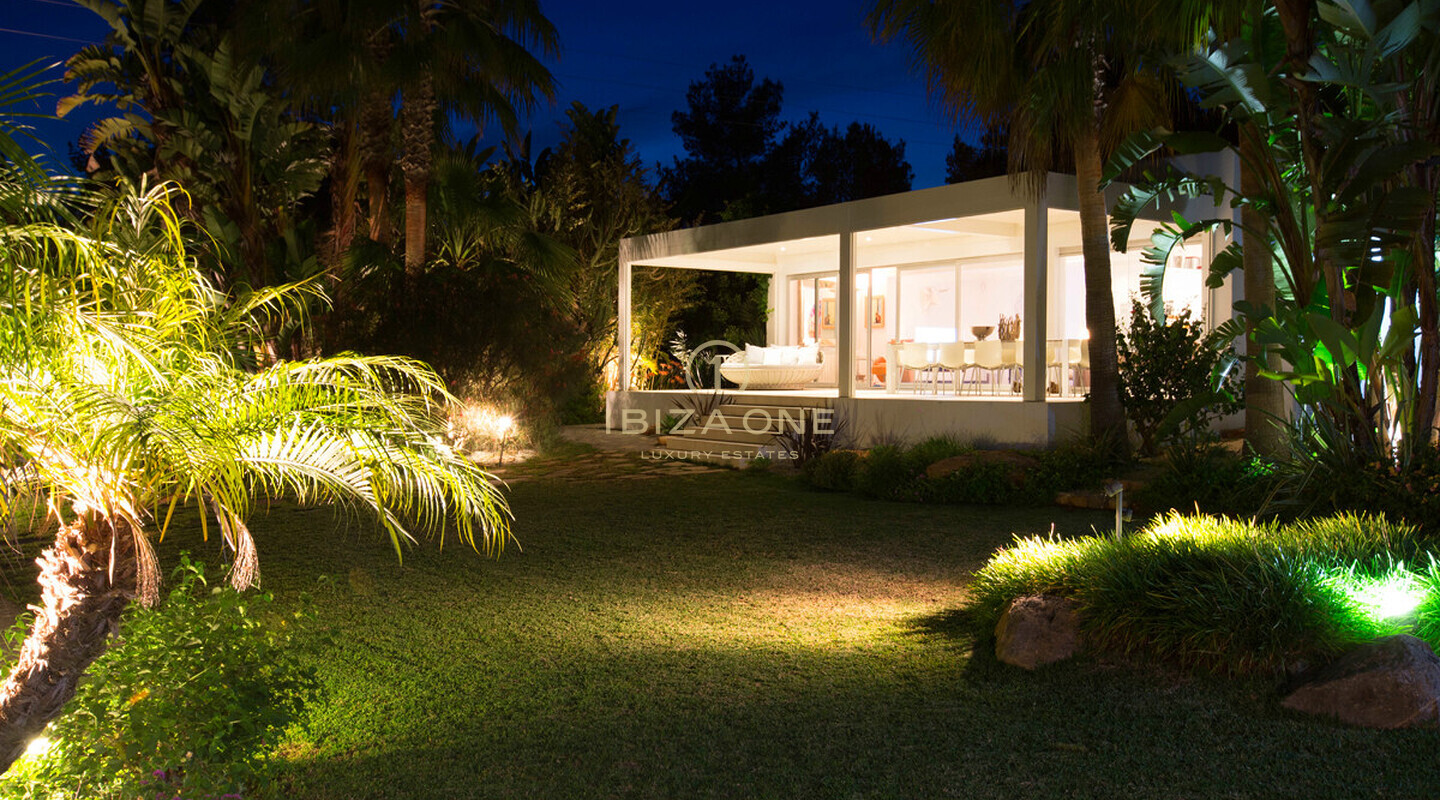 Villa de lujo en Ibiza con casa de invitados cerca de Santa Eullalia en venta, Ibiza - Villa de lujo en Ibiza con casa de invitados cerca de Santa Eullalia en alquiler, Ibiza