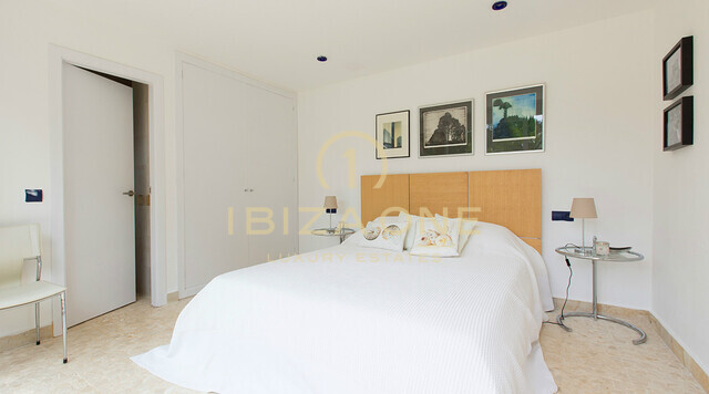 Luxusvilla auf Ibiza mit Gästehaus in der Nähe von Santa Eullalia zu verkaufen, Ibiza - Luxusvilla auf Ibiza mit Gästehaus in der Nähe von Santa Eullalia zu vermieten, Ibiza