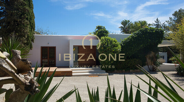 Luxusvilla auf Ibiza mit Gästehaus in der Nähe von Santa Eullalia zu verkaufen, Ibiza - Luxusvilla auf Ibiza mit Gästehaus in der Nähe von Santa Eullalia zu vermieten, Ibiza