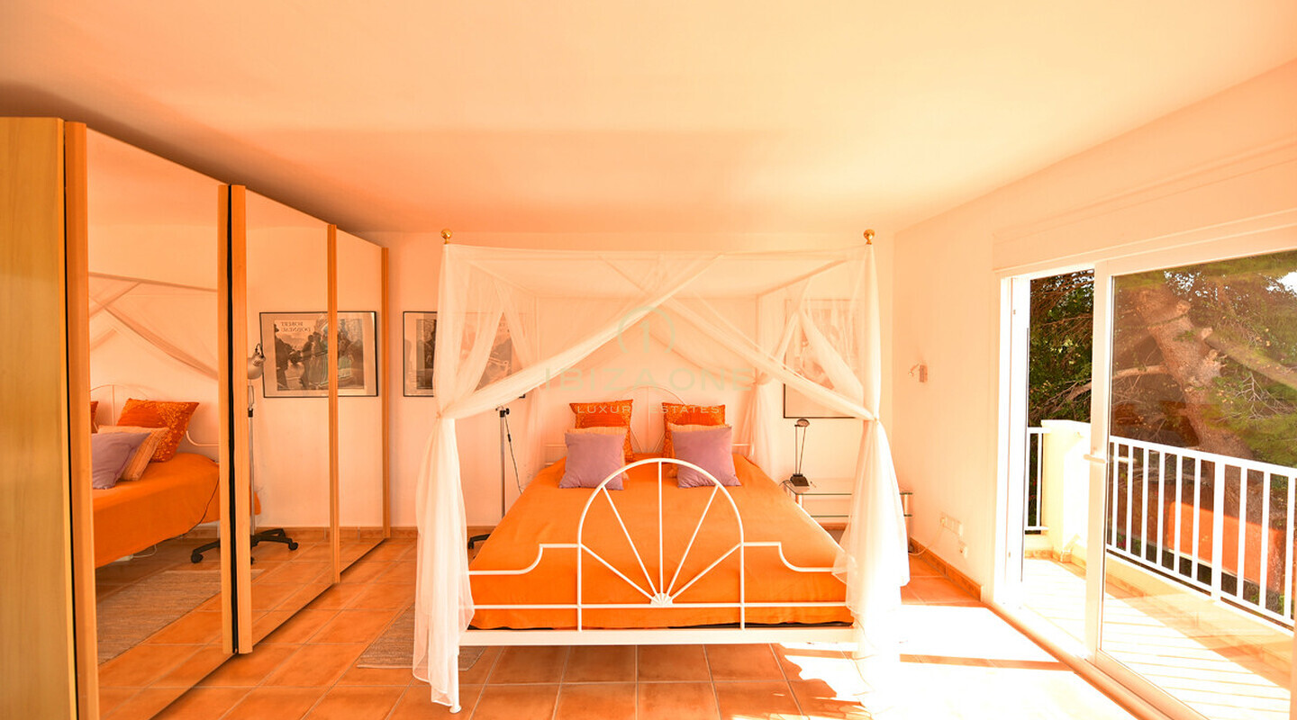 Villa méditerranéenne à Ibiza avec maison d'hôtes à proximité des ports de luxe et de D'alt Vila à vendre, Ibiza - Villa méditerranéenne à Ibiza avec maison d'hôtes à proximité des ports de luxe et de D'alt Vila à louer, Ibiza