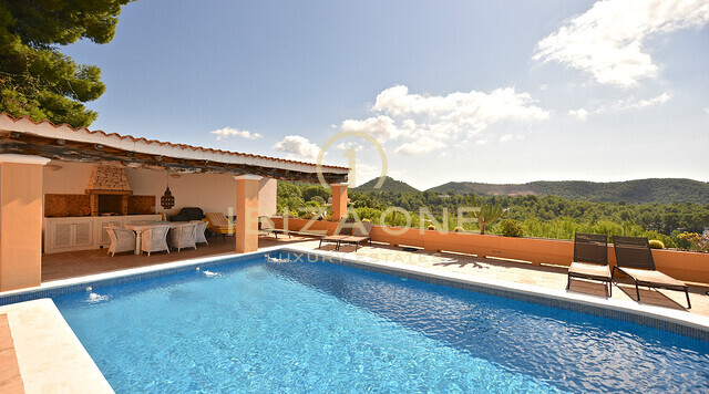 Mediterrane villa op Ibiza met gastenverblijf vlakbij de luxe havens en D'alt Vila te koop, Ibiza - Mediterrane villa op Ibiza met gastenverblijf vlakbij de luxe havens en D'alt Vila te huur, Ibiza