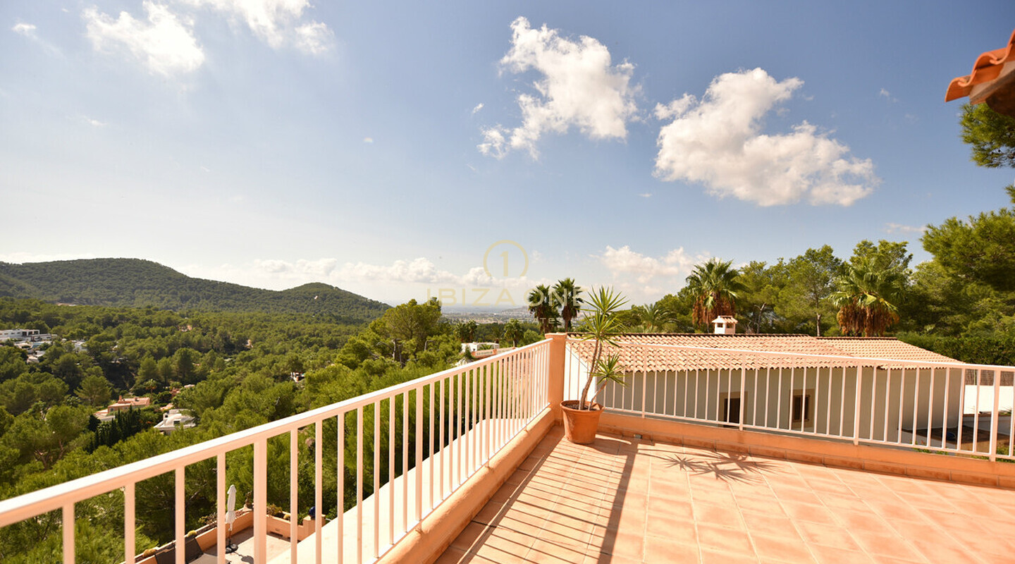 Mediterrane villa op Ibiza met gastenverblijf vlakbij de luxe havens en D'alt Vila te koop, Ibiza - Mediterrane villa op Ibiza met gastenverblijf vlakbij de luxe havens en D'alt Vila te huur, Ibiza