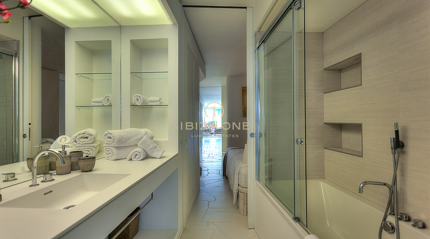 Modern luxury 2 bedroom apartment Ibiza on Paseo Maritimo in Las Boas for sale, Ibiza - Modern luxury 2 bedroom apartment Ibiza on Paseo Maritimo in Las Boas for rent, Ibiza