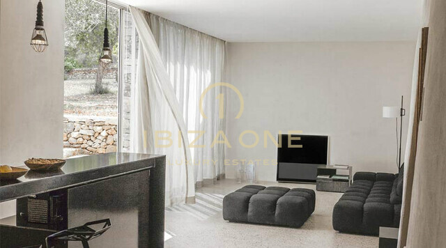 Beautiful luxury original Finca from the 17th century very high quality renovated with large fertile land for sale, Ibiza - Beautiful luxury original Finca from the 17th century very high quality renovated with large fertile land for rent, Ibiza