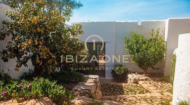 Belle Finca originale de luxe du 17ème siècle rénovée de très haute qualité avec grand terrain fertile à vendre, Ibiza - Belle Finca originale de luxe du 17ème siècle rénovée de très haute qualité avec grand terrain fertile à louer, Ibiza