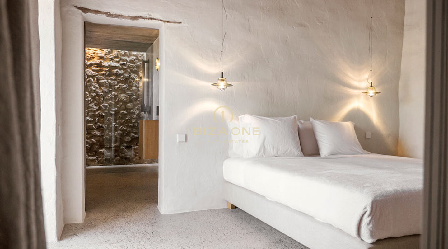 Prachtige luxe originele Finca uit de 17e eeuw, zeer hoogwaardig gerenoveerd met groot vruchtbaar land te koop, Ibiza - Prachtige luxe originele Finca uit de 17e eeuw, zeer hoogwaardig gerenoveerd met groot vruchtbaar land te huur, Ibiza