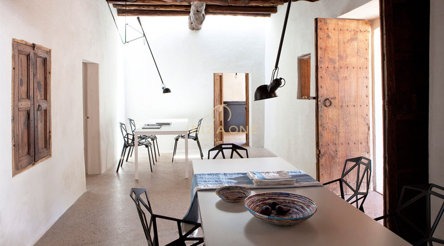 Beautiful luxury original Finca from the 17th century very high quality renovated with large fertile land for sale, Ibiza - Beautiful luxury original Finca from the 17th century very high quality renovated with large fertile land for rent, Ibiza