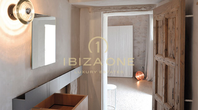 Beautiful luxury original Finca from the 17th century very high quality renovated with large fertile land for sale, Ibiza - Beautiful luxury original Finca from the 17th century very high quality renovated with large fertile land for rent, Ibiza