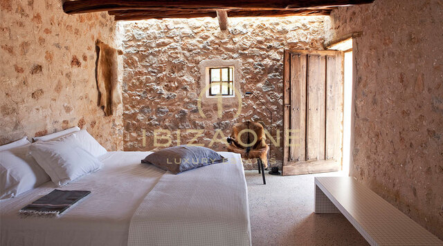 Beautiful luxury original Finca from the 17th century very high quality renovated with large fertile land for sale, Ibiza - Beautiful luxury original Finca from the 17th century very high quality renovated with large fertile land for rent, Ibiza
