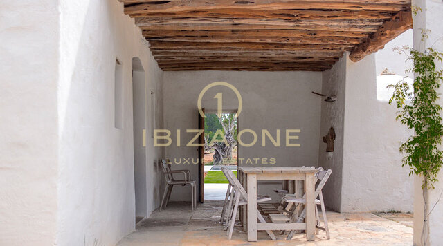 Belle Finca originale de luxe du 17ème siècle rénovée de très haute qualité avec grand terrain fertile à vendre, Ibiza - Belle Finca originale de luxe du 17ème siècle rénovée de très haute qualité avec grand terrain fertile à louer, Ibiza