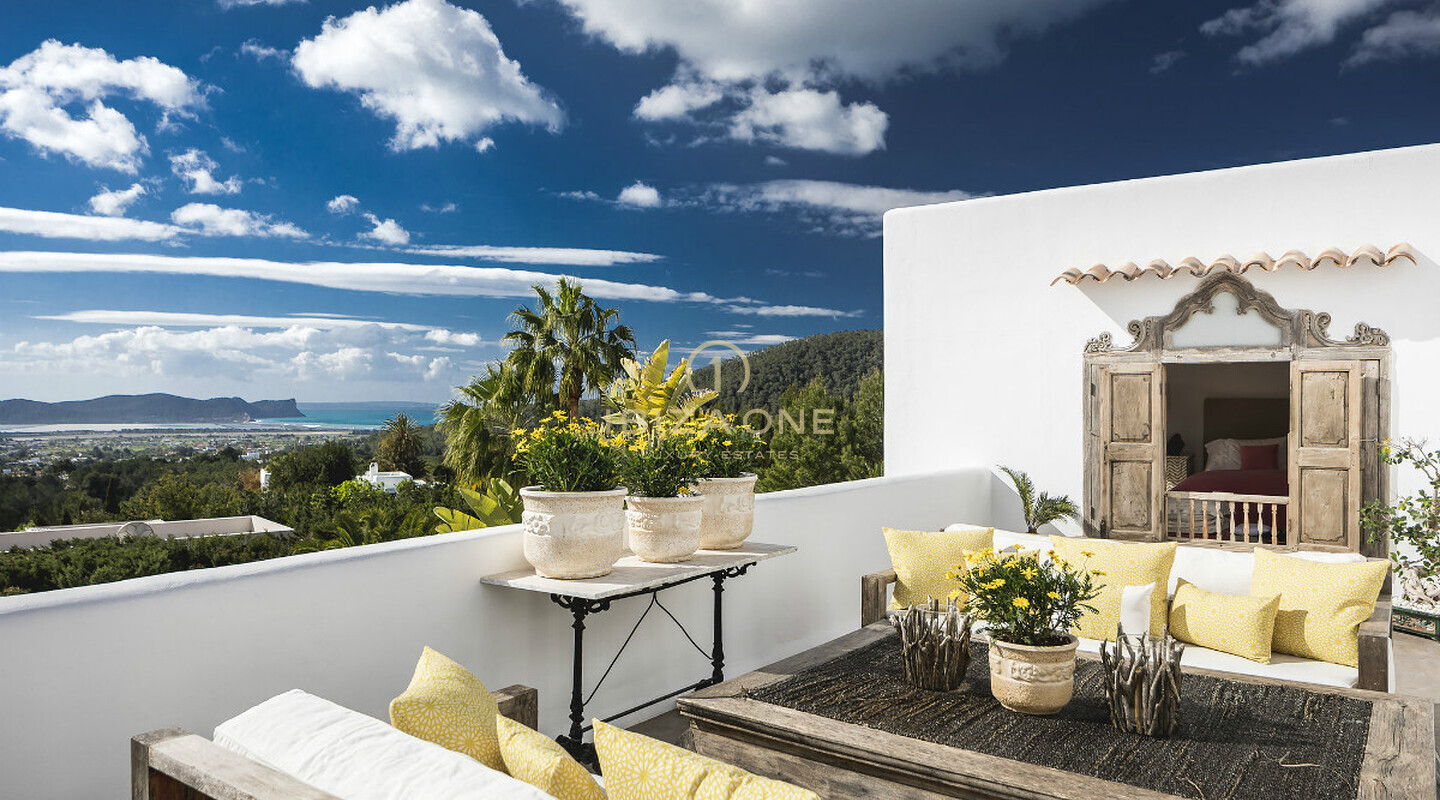 Fantastic luxury villa in Ibiza with guest house and sea views to Formentera for rent, Ibiza