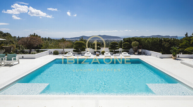 Fantástica villa de lujo en Ibiza con casa de invitados y vistas al mar y Formentera en alquiler, Ibiza