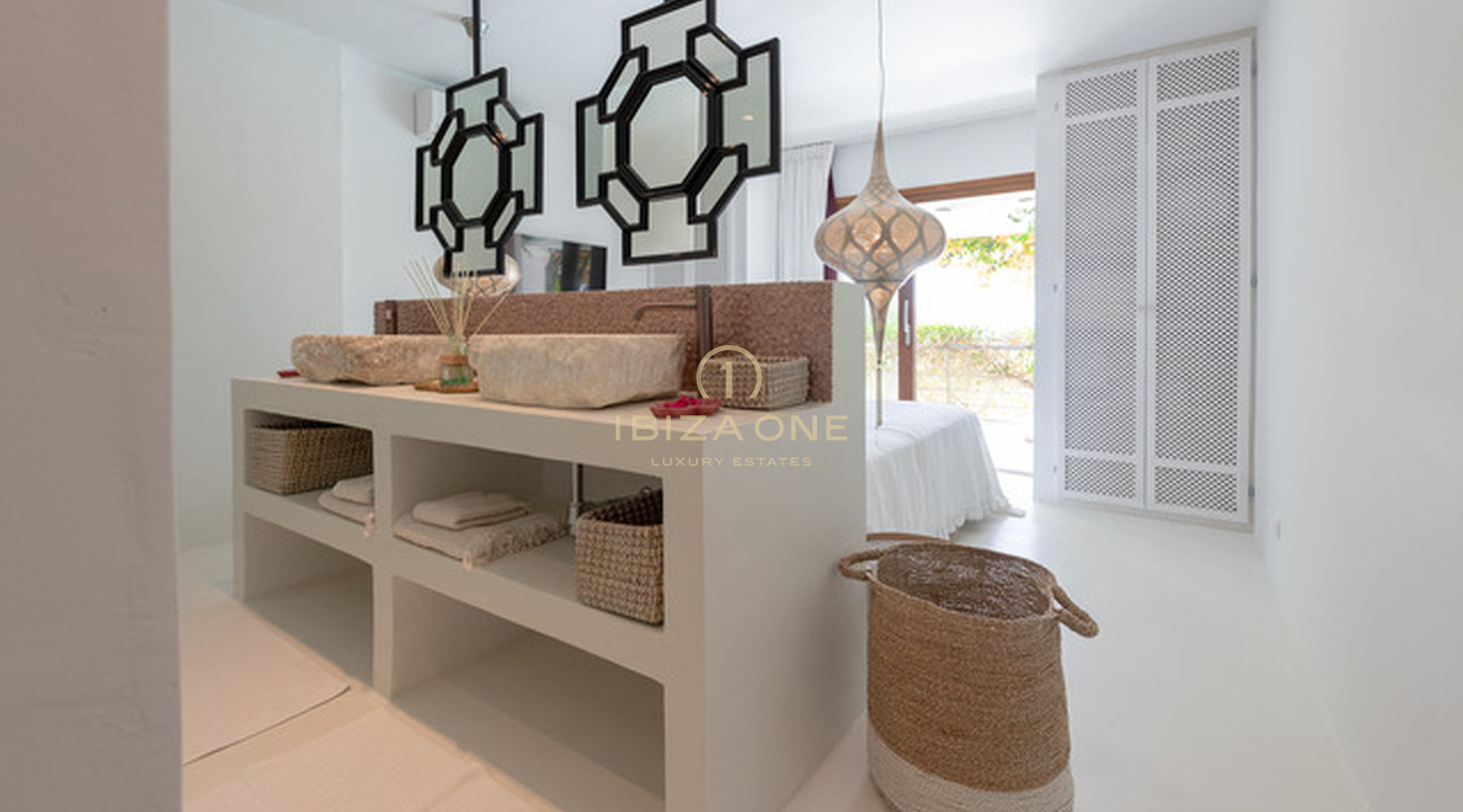 Fantastische luxe villa op Ibiza met gastenverblijf en uitzicht op zee naar Formentera te huur, Ibiza