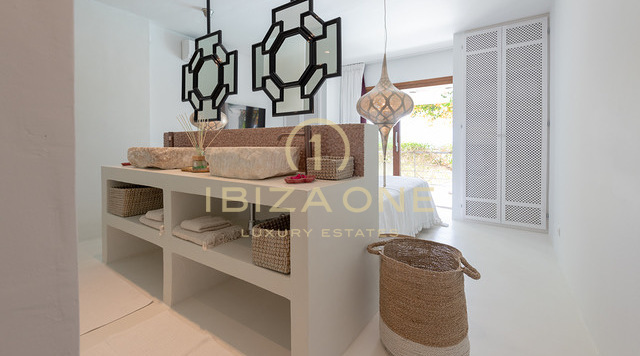 Fantastica villa di lusso a Ibiza con guest house e vista mare a Formentera in affitto, Ibiza