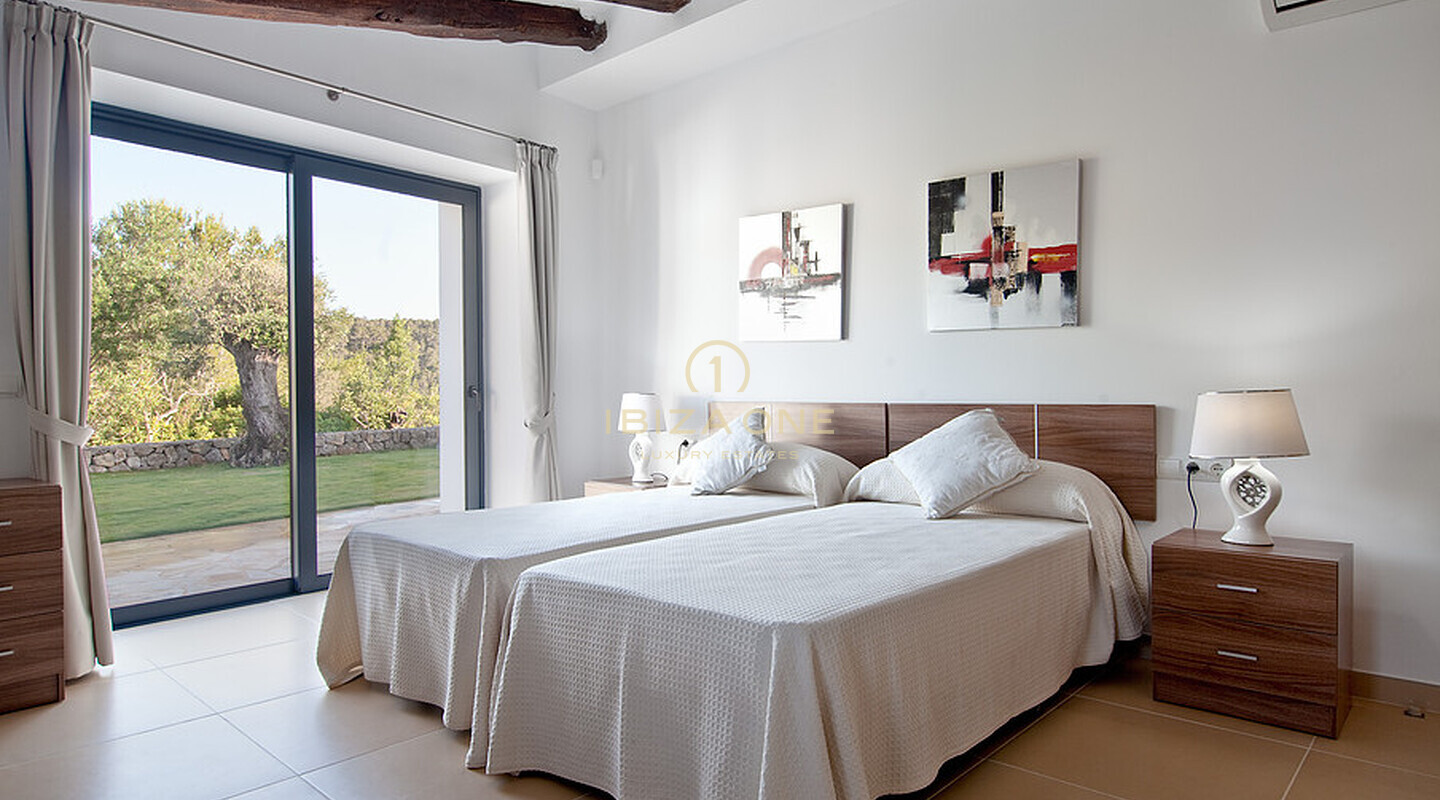 Propriété de luxe à Ibiza avec maison d'hôtes et licence touristique à vendre et la finca de luxe est également à louer - très proche des ports de luxe et de Dalt Vila, Ibiza - elle dispose d'une licence de location touristique, Ibiza
